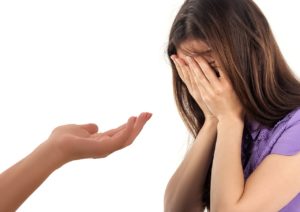 Pflege bei Demenz: Frauen stärker als Männer belastet, Kinder stärker als Ehepartner