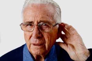 Eingeschränktes Hör- und Sehvermögen kann zu Demenz führen