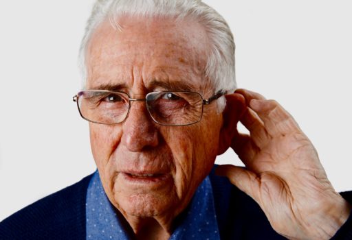 Ältere Menschen, die gleichzeitig sowohl beim Hören als auch beim Sehen beeinträchtigt sind, haben ein erhöhtes Demenzrisiko
