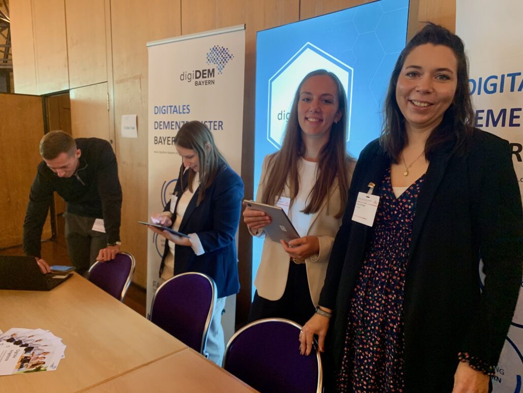 „Demenz: Hinsehen. Helfen. Handeln.“ Unter diesem Motto stand der 12. Kongress der Deutschen Alzheimer Gesellschaft, der im Oktober 2024 in der Stadthalle Fürth stattfand.