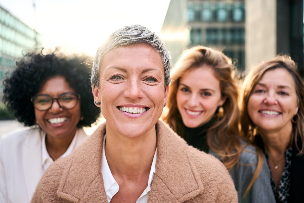 Prof. Dr. med. Petra Stute ist Leiterin der Gynäkologischen Endokrinologie und des Menopausenzentrums an der Universitätsklinik für Frauenheilkunde in Bern. Zudem ist sie dort stellvertretende Chefärztin der Abteilung für Gynäkologische Endokrinologie und Reproduktionsmedizin. Im kommenden Webinar wird sie den grundlegenden Zusammenhang zwischen Hormonen und kognitiver Gesundheit darstellen.