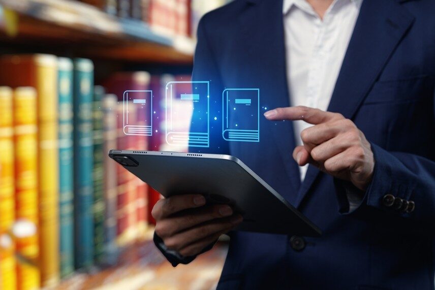 Die digiDEM Bayern Demenzbibliothek stellt fundierte, wissenschaftlich abgesicherte und allgemeinverständlich aufbereitete Informationen rund um das Thema Demenz einem breiten Publikum zur Verfügung.