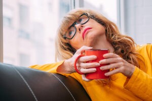 Pflege: Frauen stärker belastet als Männer  