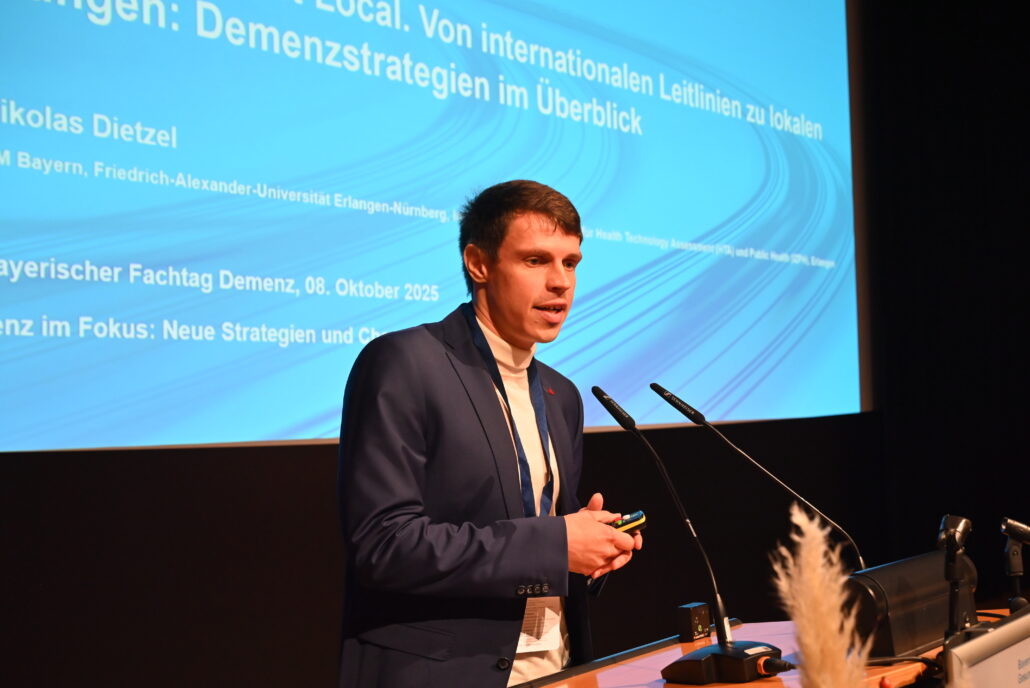 Unser Kollege Dr. Nikolas Dietzel wurde in der Meistersingerhalle in Nürnberg mit dem Wissenschaftspreis des Bayerischen Demenzfonds ausgezeichnet.