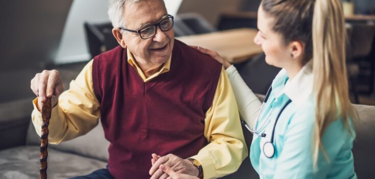 Kommunikation als Schlüssel: Wege zur personalisierten Demenzpflege